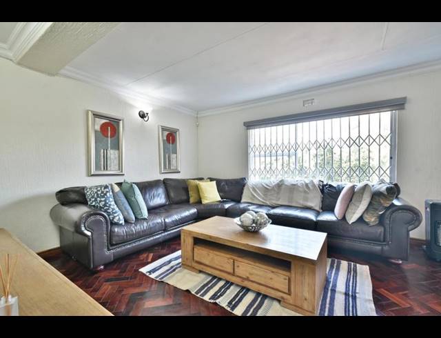 3 BEDROOM CLUSTER FOR SALE IN MULBARTON